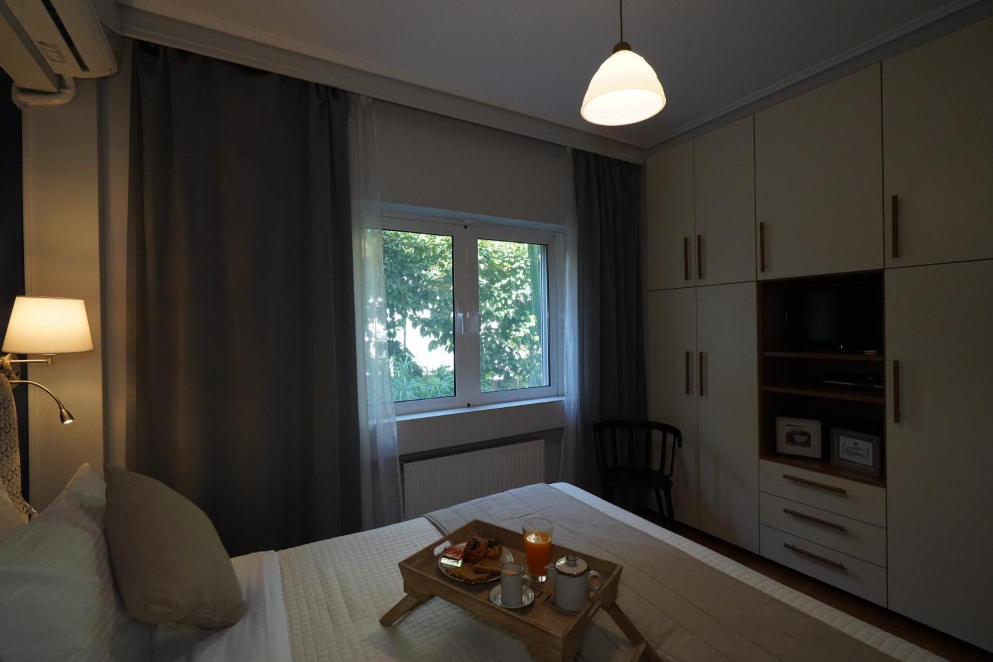 Garden Apartment Next To The Mall -Private Parking Athén Kültér fotó