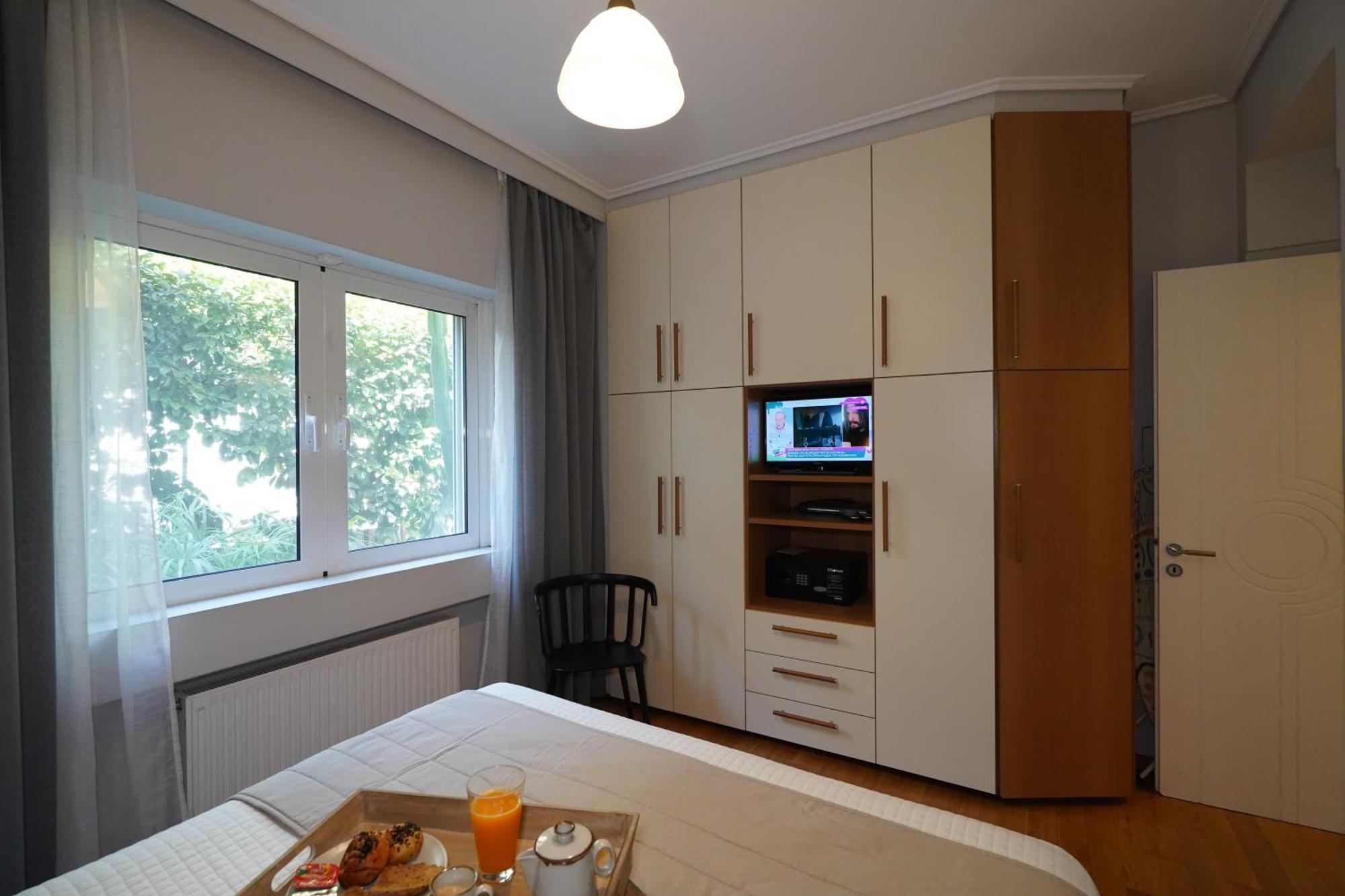 Garden Apartment Next To The Mall -Private Parking Athén Kültér fotó